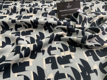 721f2380 7e56 4075 9858 f931b9fadd5c